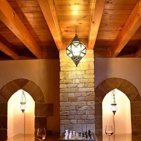 펜션 The Three Story Old Town House *