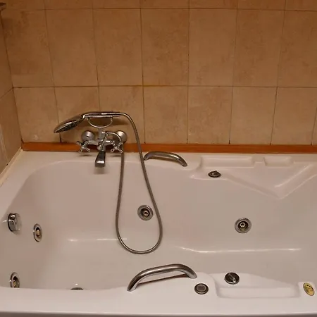 펜션 The Three Story Old Town House *