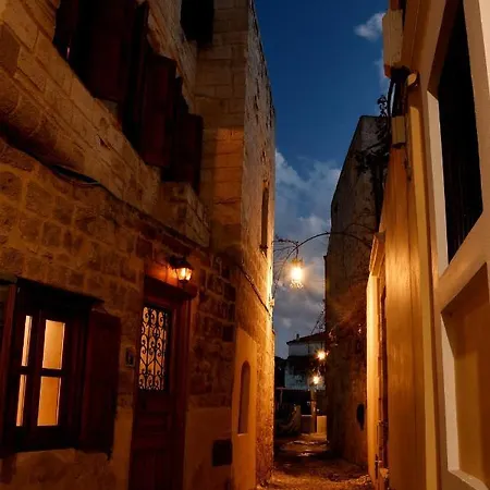 The Three Story Old Town House Semesterbostad
