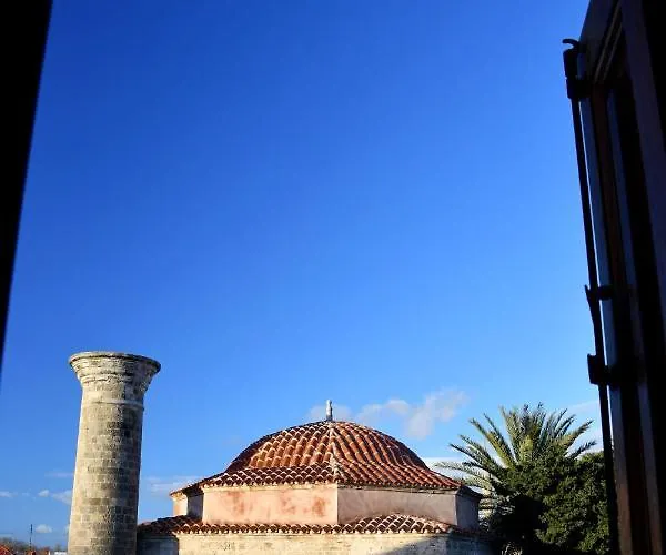 The Three Story Old Town House Casa de Férias Rhodes City